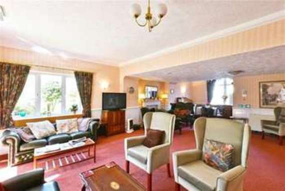 2 bedroom Property f...