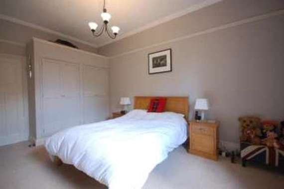 2 bedroom Property t...