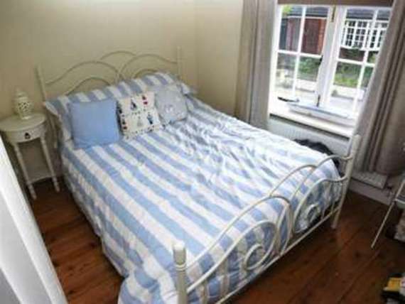 2 bedroom Property f...