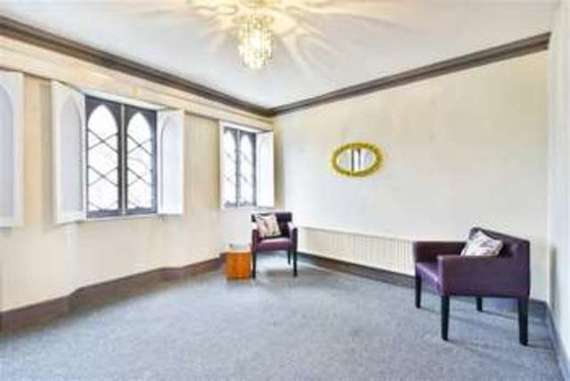 2 bedroom Property t...