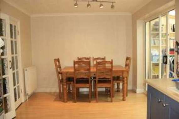 3 bedroom Semi-Detac...