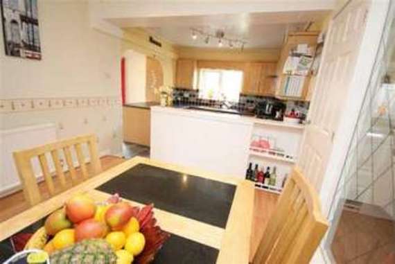 3 bedroom Property f...