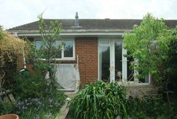 2 bedroom Detached f...