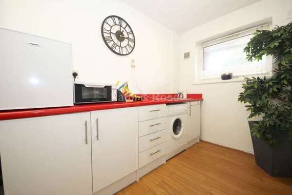 2 bedroom Maisonette...