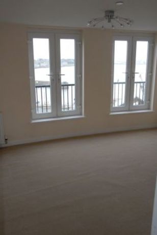 3 bedroom Flat to re...