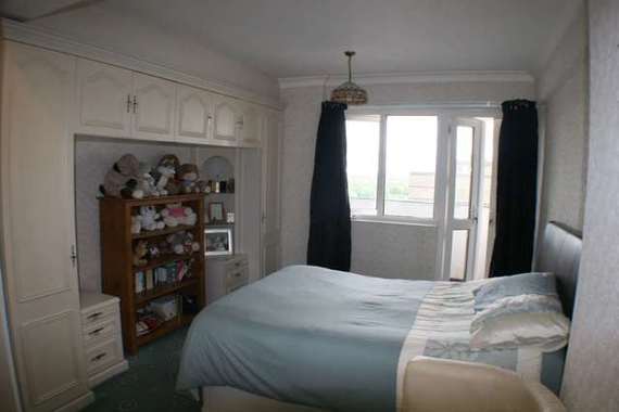 3 bedroom Flat for s...