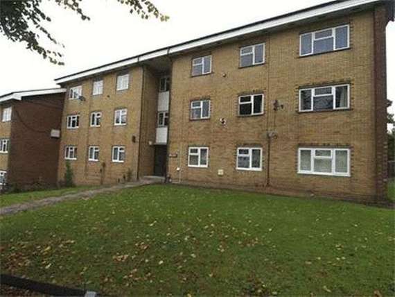 2 bedroom Flat for s...