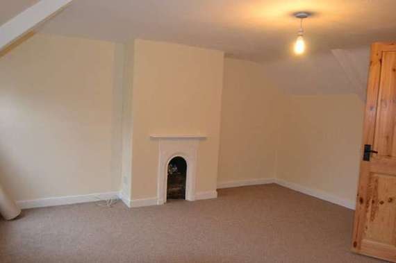2 bedroom Terraced t...