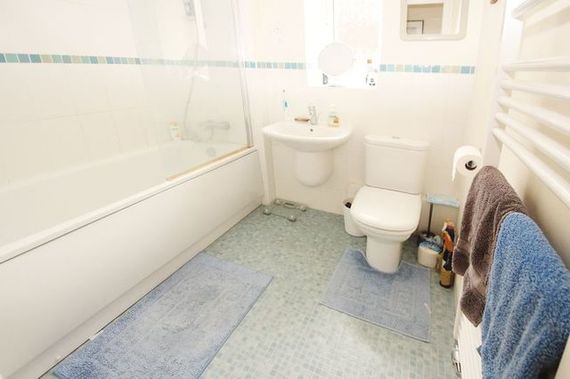 2 bedroom Flat for s...
