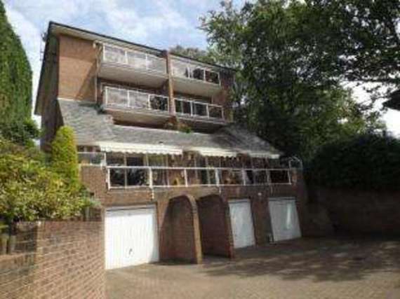 3 bedroom Flat for s...