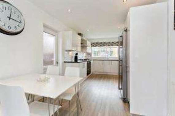 4 bedroom Detached f...