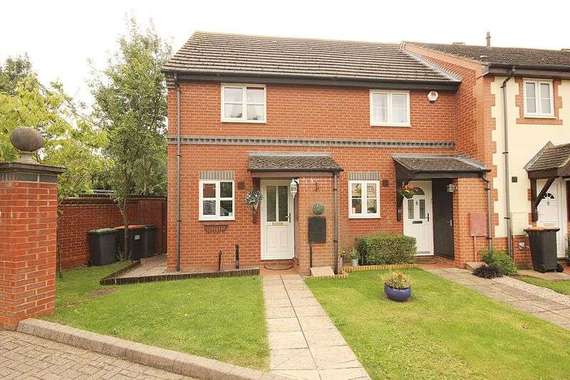 2 bedroom Detached f...