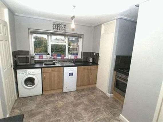 2 bedroom Flat for s...