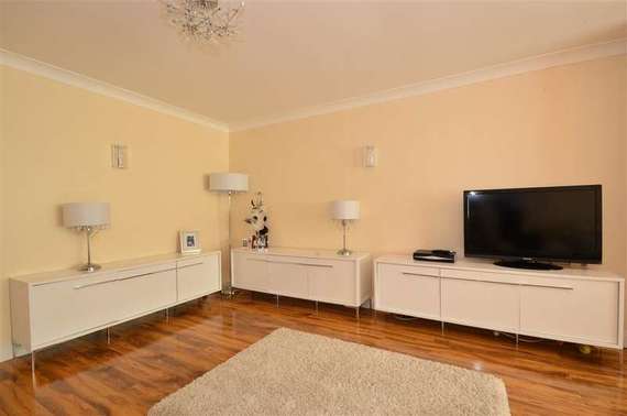 4 bedroom Detached f...