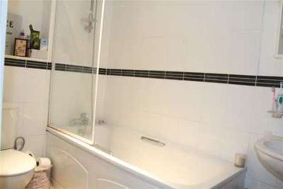 1 bedroom Flat to re...