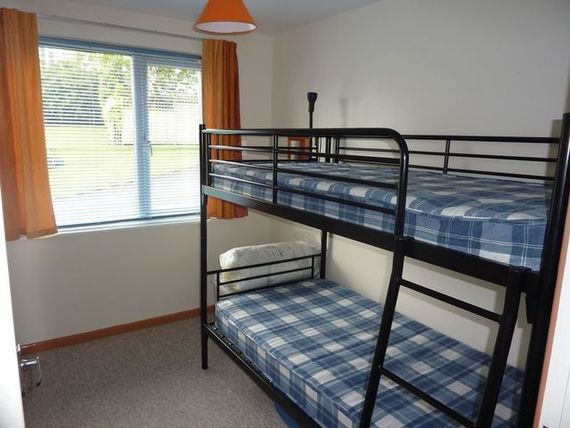 2 bedroom Flat for s...