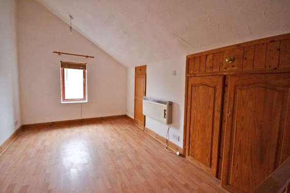 1 bedroom Property t...