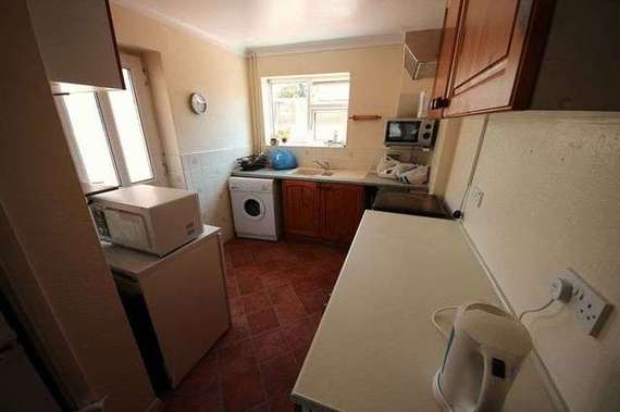 1 bedroom Property t...