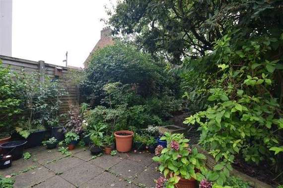 2 bedroom Terraced f...