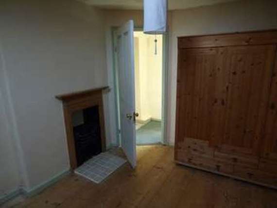 4 bedroom Property f...