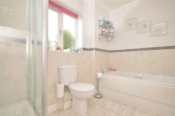 4 bedroom Detached f...