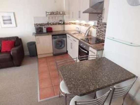 2 bedroom Flat for s...