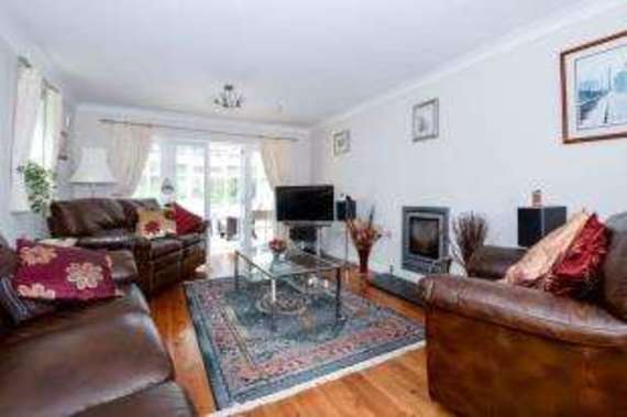 5 bedroom Bungalow f...