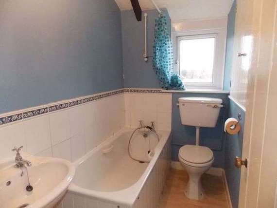 2 bedroom Property t...