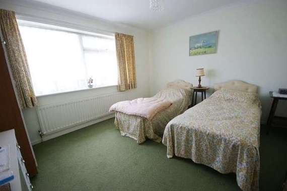 2 bedroom Detached f...