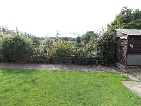 2 bedroom Detached t...