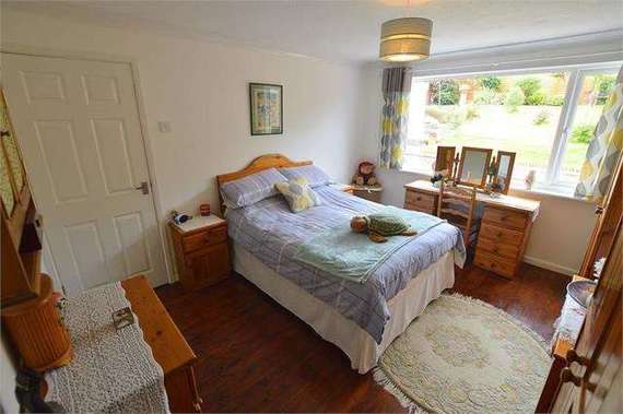 2 bedroom Detached f...