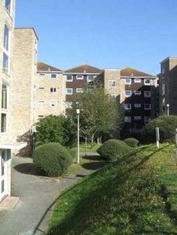 2 bedroom Flat for s...