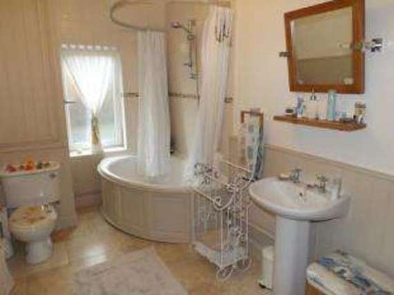 2 bedroom Flat for s...