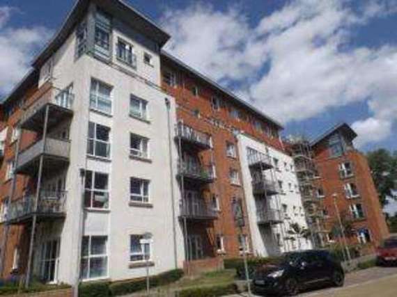 2 bedroom Flat for s...