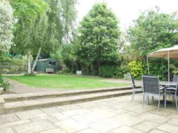 4 bedroom Detached f...