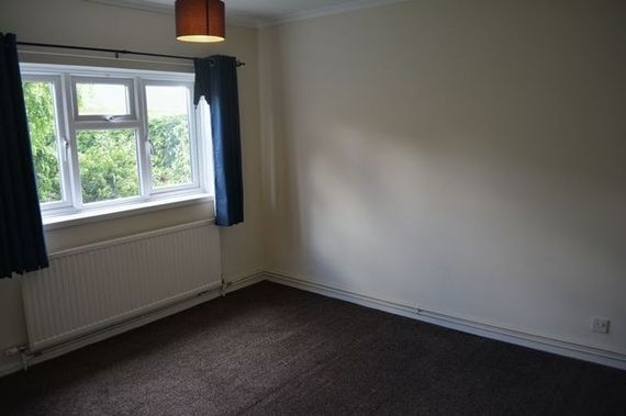 2 bedroom Property t...