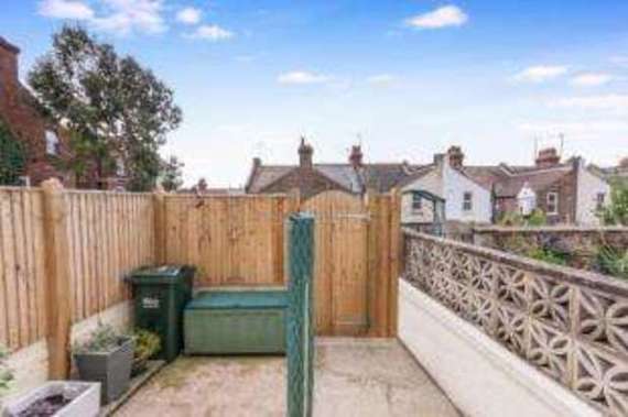 2 bedroom Terraced f...