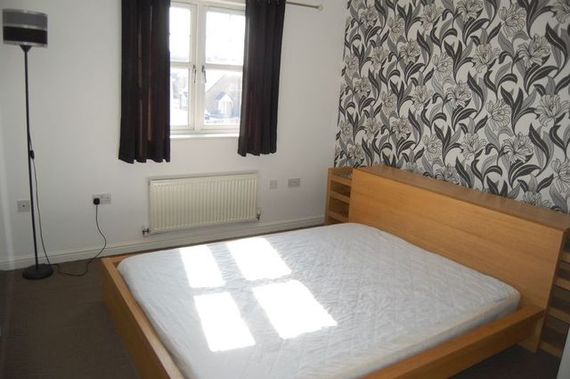 2 bedroom Flat to re...