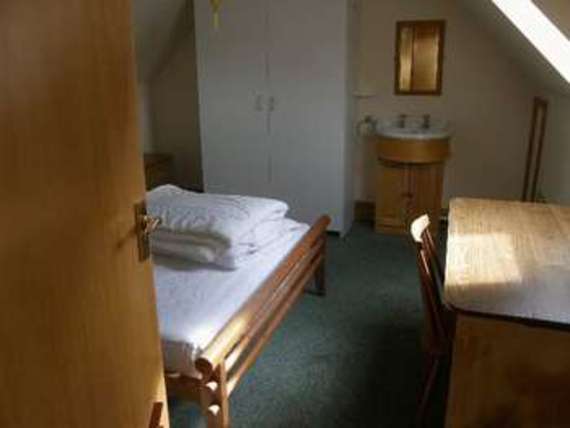 5 bedroom Detached t...