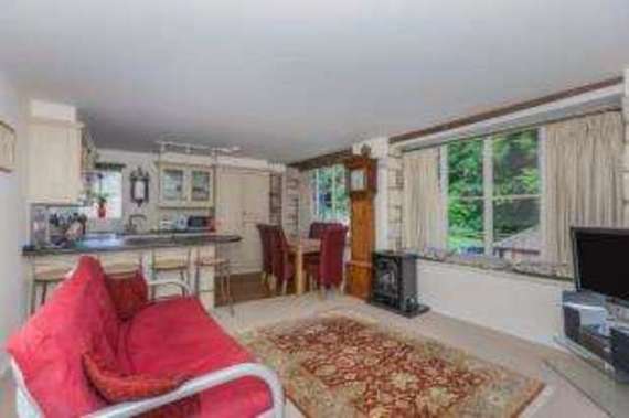 2 bedroom Flat for s...