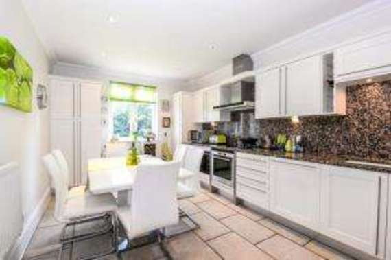 3 bedroom Flat for s...