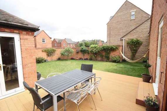 5 bedroom Detached f...