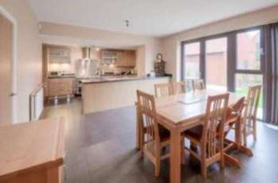 4 bedroom Detached f...