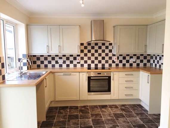 2 bedroom Detached f...