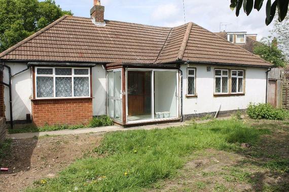 3 bedroom Bungalow t...