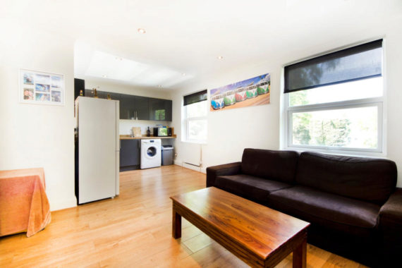 2 bedroom Flat for s...