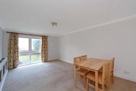 2 bedroom Flat to re...