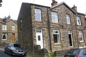 3 bedroom End of Ter...