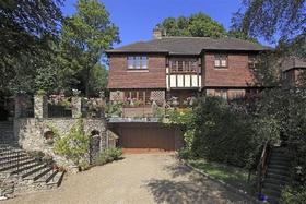 5 bedroom Property t...