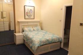 4 bedroom Flat to re...